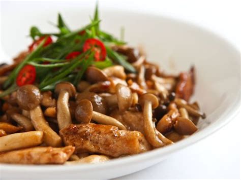 Brown Beech Mushroom and Chicken Stir Fry | Stuffed mushrooms, Tasty ...