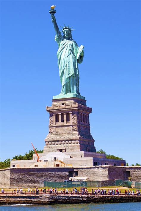 17 Juin 1885 – La Statue de la Liberté arrive à New York à bord du ...