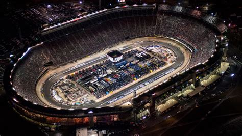 The Art Of Short Track Racing: Bristol Motor Speedway Delivers The ...