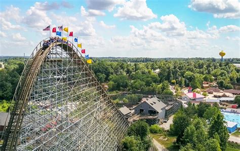 The Voyage Wooden Roller Coaster | Holiday World Theme Park & Splashin ...