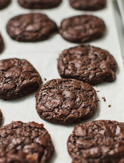 Gluten Free Chocolate Fudge Cookies - Pretty. Simple. Sweet.