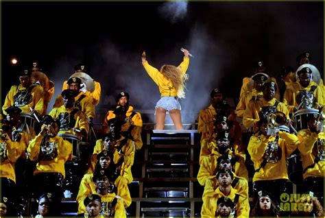 Beyonce's Coachella Performance Photos - See Her Fierce Looks!: Photo ...