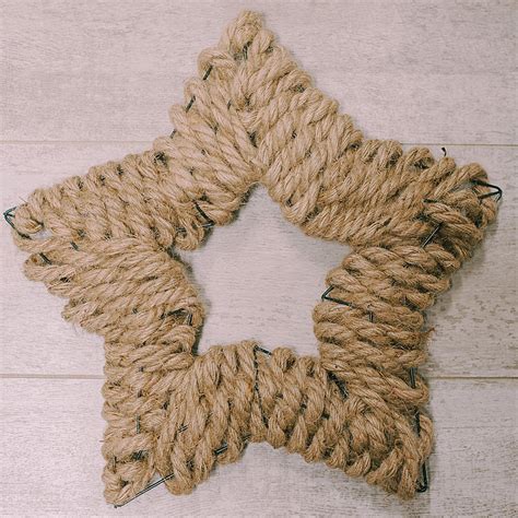 How to Make a Star Wreath | DIY Jute Star Wreath