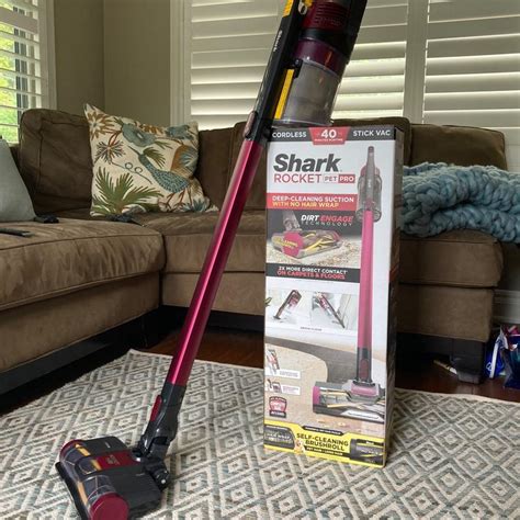 Shark® Rocket® Pet Pro Cordless Stick Vacuum Customer Reviews | Bed ...