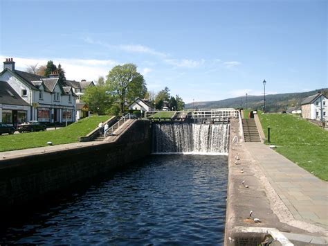 Caledonian Canal locks at Fort Augustus © nairnbairn cc-by-sa/2.0 ...