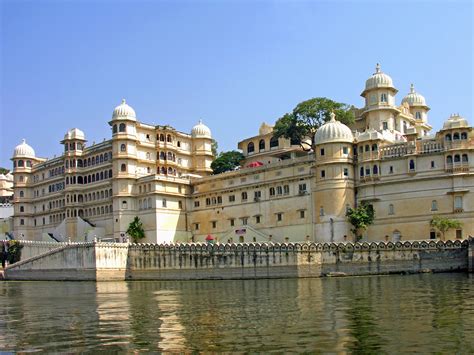 File:City Palace of Udaipur.jpg