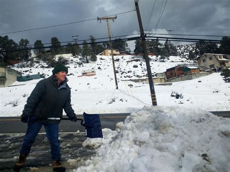 Frazier Park digs out from heaviest snowfall in years | News ...