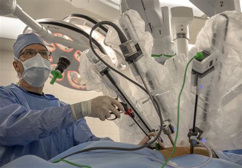 Robot-assisted surgery introduced at United Hospital - Spectrum Health ...