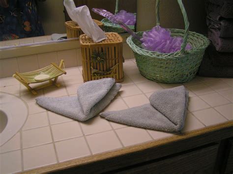 Corpany Creative Clearinghouse: Towel Origami - Starfish