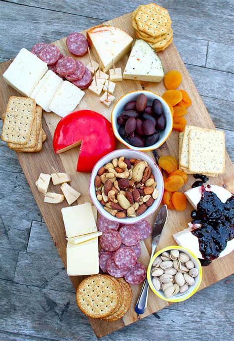 How to Make at Gourmet Cheese Platter at ALDI - Popsicle Blog