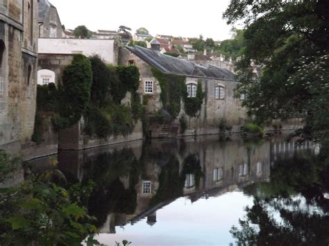 √ Bradford On Avon Canal Pubs