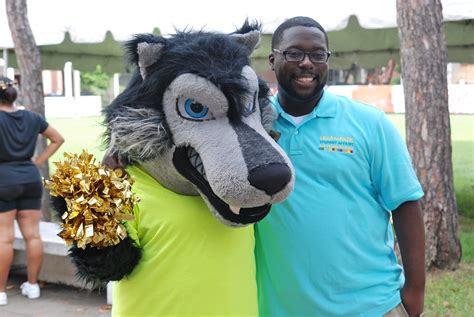 Move In Day 2012 | Loyola University New Orleans Mascot, Hav… | Flickr