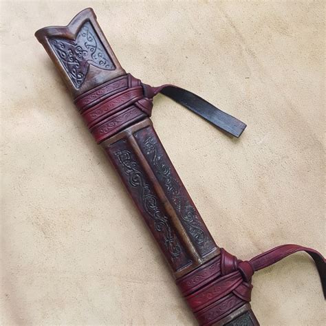 Scabbard made for a type XVa longsword. | Foto face, Couro