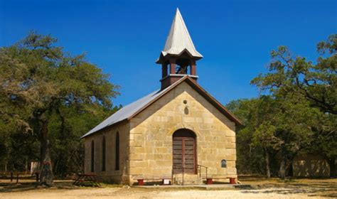 5 Reasons to Visit Peaceful Pipe Creek, Texas