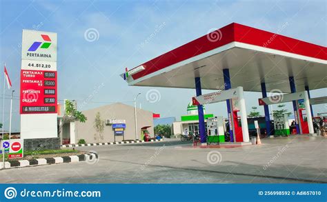 Pertamina gas station editorial photography. Image of pertalite - 256998592