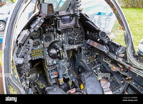 McDonnell Douglas AV-8B Harrier II Plus Cockpit Picture, 58% OFF