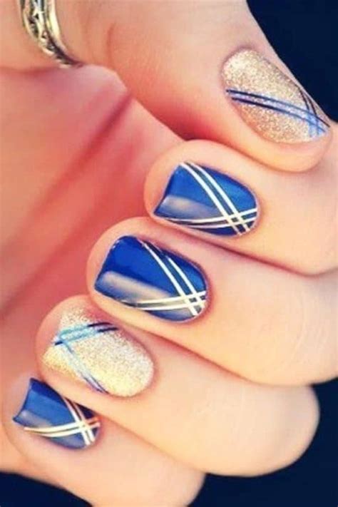 15 Mesmerising Striping Tape Nail Art to Make a Difference