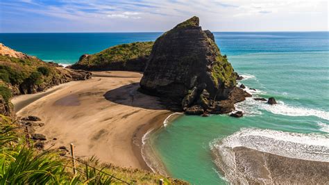 Find the best beaches in New Zealand’s North Island