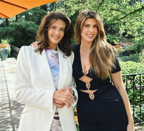 Wonder Woman star Lynda Carter, 72, poses with lookalike daughter ...