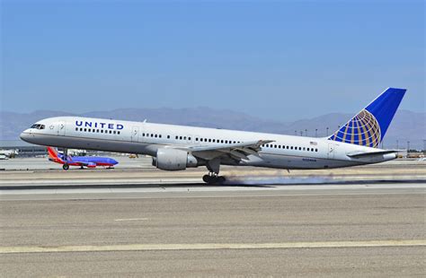 The 757-200 lives a little longer at United - Wandering Aramean