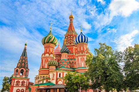 Premium Photo | St basil's cathedral on red square in moscow russia