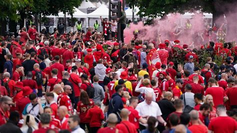 Champions League: Thousands of Liverpool fans travel to Paris final ...