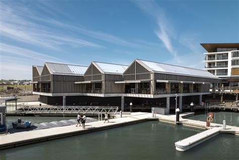 Gallery of Waterfront Tavern / H&E Architects - 7