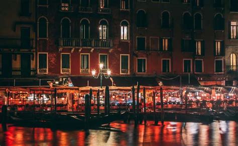 Guide to Venice Nightlife and Bars - Muranoglassitaly Guide