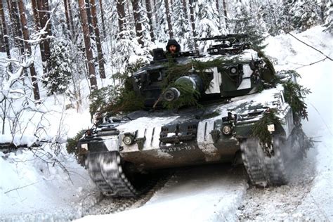 Finnish Leopard 2A4 with winter camouflage in forest | Military ...