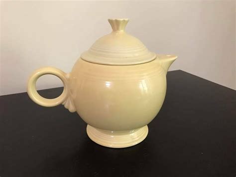 Fiesta teapot vintage ivory with non-vented lid #Fiesta | Tea pots ...