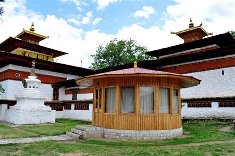 Bhutan Traveler: Kyichu Lhakhang