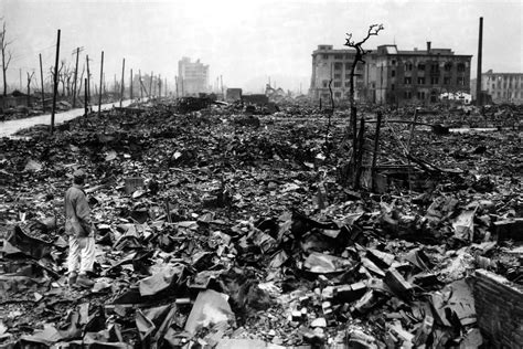 Reporter returns to Hiroshima days after a-bomb to find mom - UPI.com