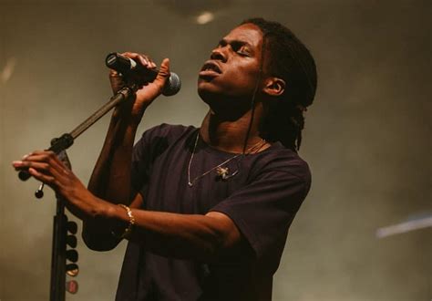 10 Best Daniel Caesar Songs of All Time - Singersroom.com