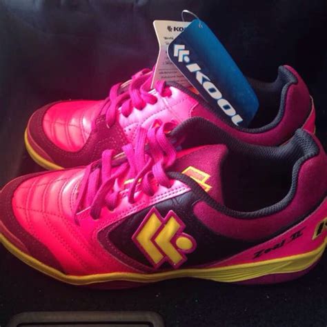 futsal shoes, Men's Fashion, Activewear on Carousell