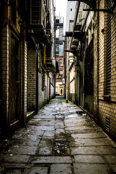 Manchester Alleyway UK [OC][4000x6000] | Alleyway, City pictures, Uk city