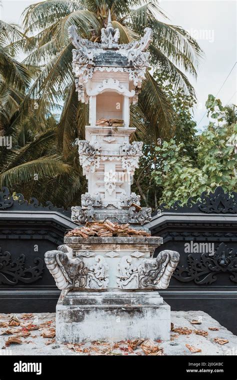 Small Hindu Temple, Nusa penida island, Bali Indonesia Stock Photo - Alamy