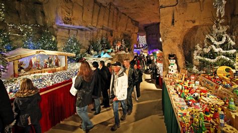 Unieke kerstmarkt in de Gemeentegrot van Valkenburg incl. diner en extra's