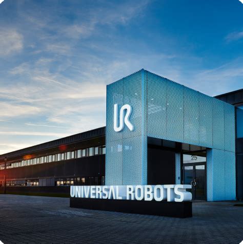 Collaborative robotic automation | Universal Robots Cobots