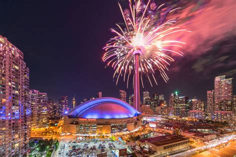 19 explosive photos of Canada Day fireworks in Toronto