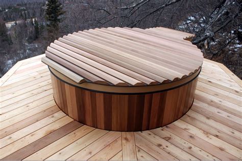 Western Red Cedar & Redwood Hot Tubs and Roll-Up Spa Covers | Hot tub ...