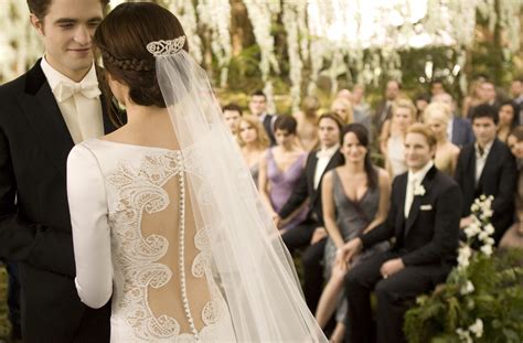 New Stills: Wedding, Honeymoon & (Animatronic?) Renesmee! - Twilight ...