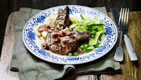 Liver and bacon with onions and gravy – Saturday KitchenSaturday Kitchen