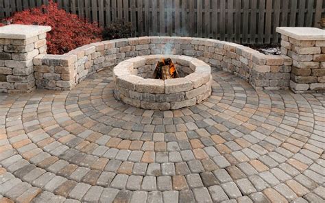 Paver Circle kit allows you to add interest and curves to your patio.