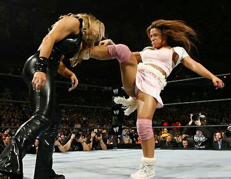 Mickie James vs Trish stratus | Mickie james, Wwe women's championship ...