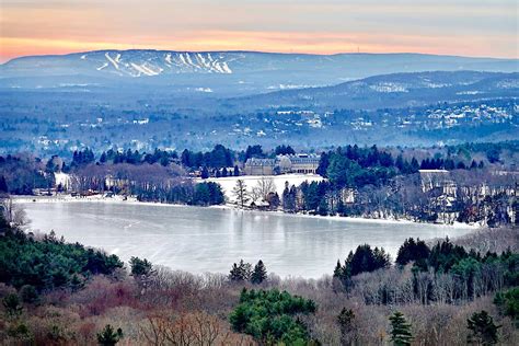 Our Favorite Winter Sightseeing Spots in the Poconos | Skytop Lodge