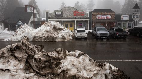 Strong Winds and Flooding Feared in California as Storm Pummels State ...