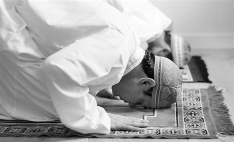 The Importance & Blessings of Tahajjud Prayer - Islamic Articles