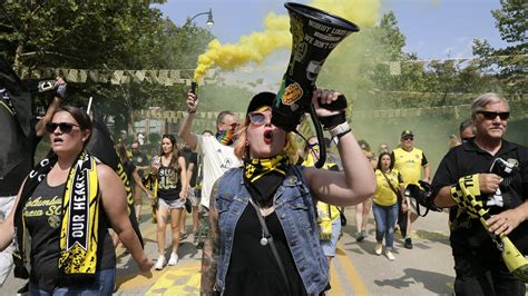 Columbus Crew welcome fans in new stadium's inaugural match