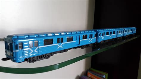 Metro train 81-717: my conversion from a Technopark toy