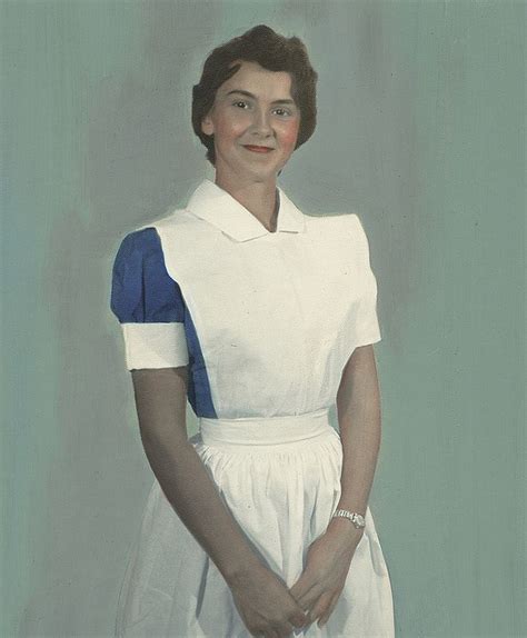 Nurse wearing uniform from Philippines | Infirmière, Hopital